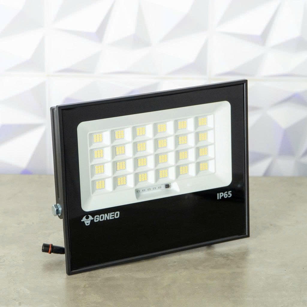 Đèn Pha Năng Lượng Mặt Trời GONEO GN-C400B-AJ - Công Suất 400W, Độ Sáng 2500lm, Pin LiFePO4 25Ah 10