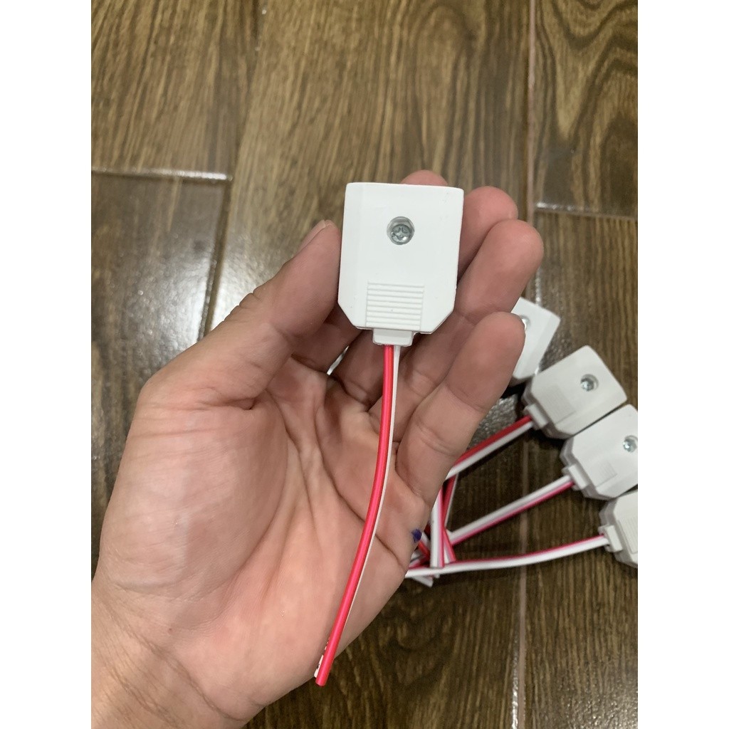 [NPP CHÍNH HÃNG] Phích cắm chuyển 3 chấu sang 2 chấu hàng chất lượng cao - nhựa dẻo ABS, lỗ kim loại đồng siêu dẫn - VTS 6